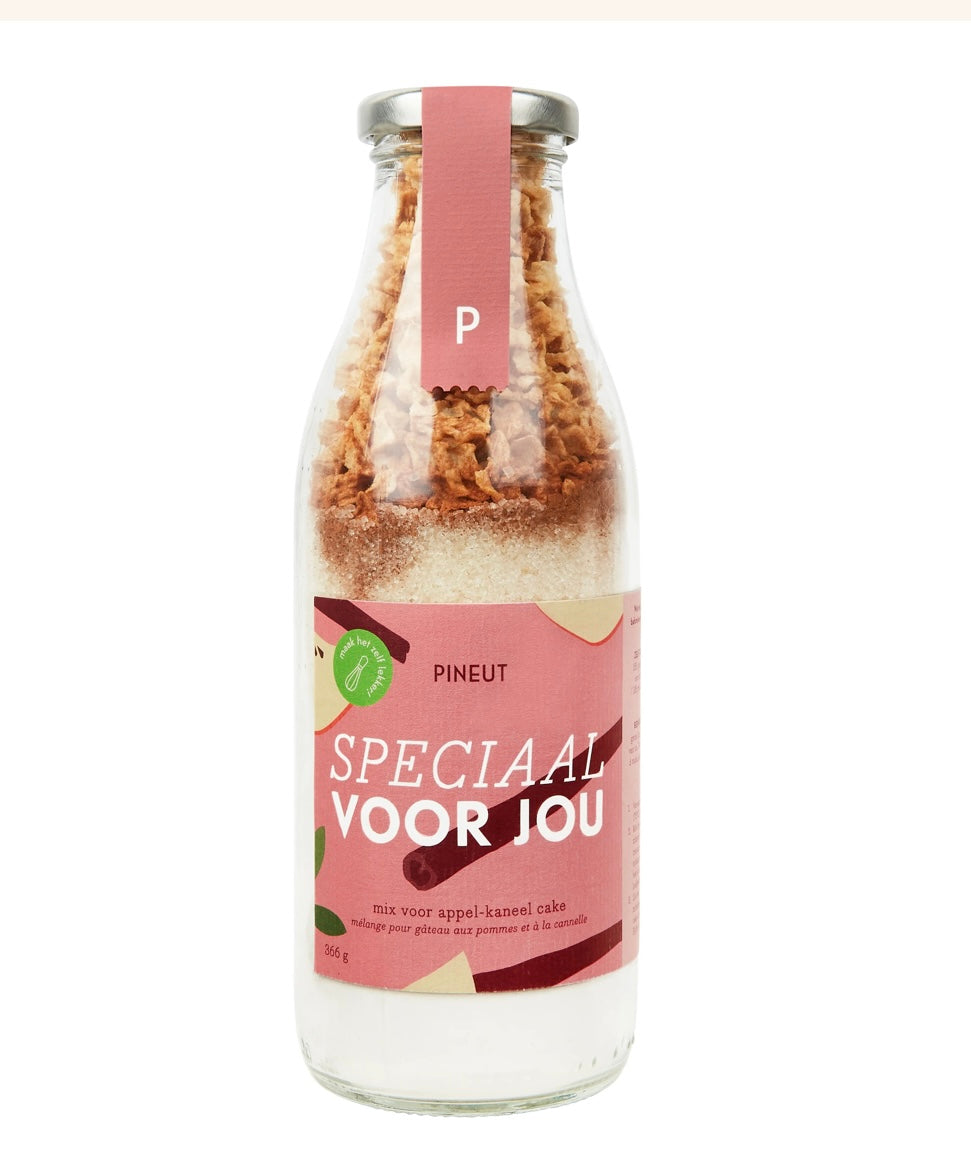 Pineut “Speciaal voor jou” appel cake mix in een glazen fles