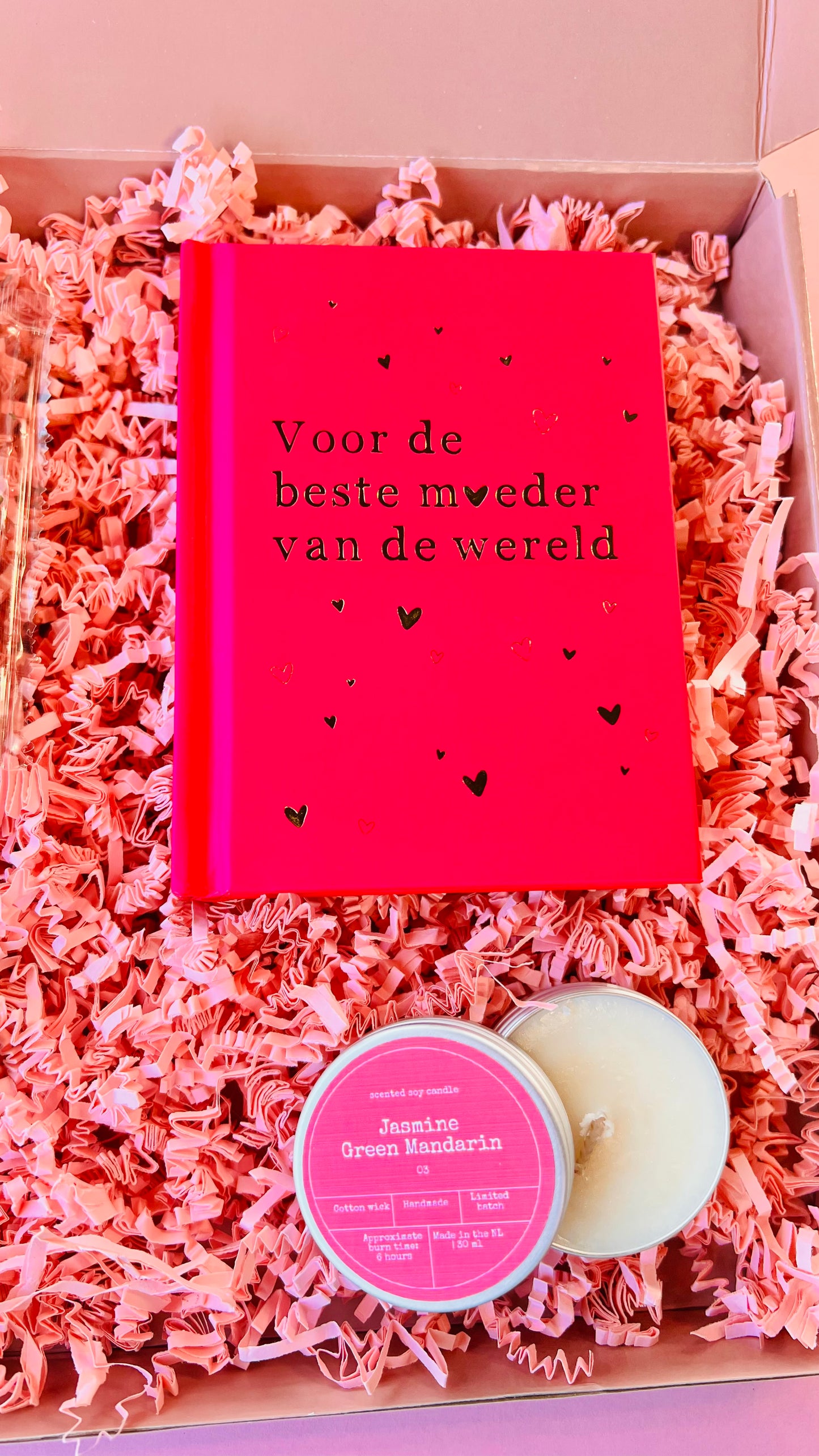 Luxe Moederdag cadeau pakket met beauty thee en hart thee-ei