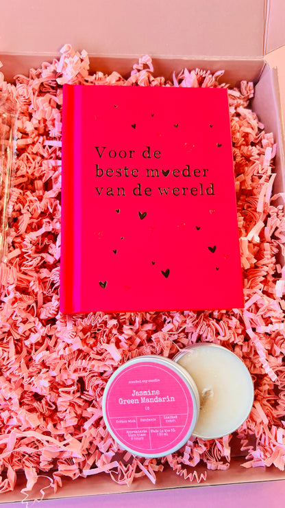 Luxe Moederdag cadeau pakket met beauty thee en hart thee-ei