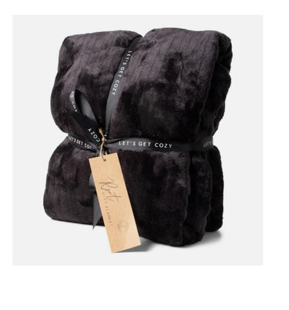 Black Elegance (pre order)