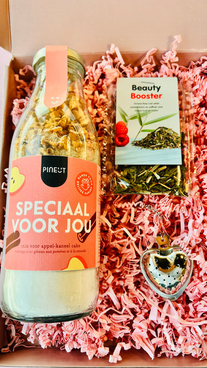 Origineel Moederdag cadeau met kaars jasmine green mandarin en cadeauboekje
