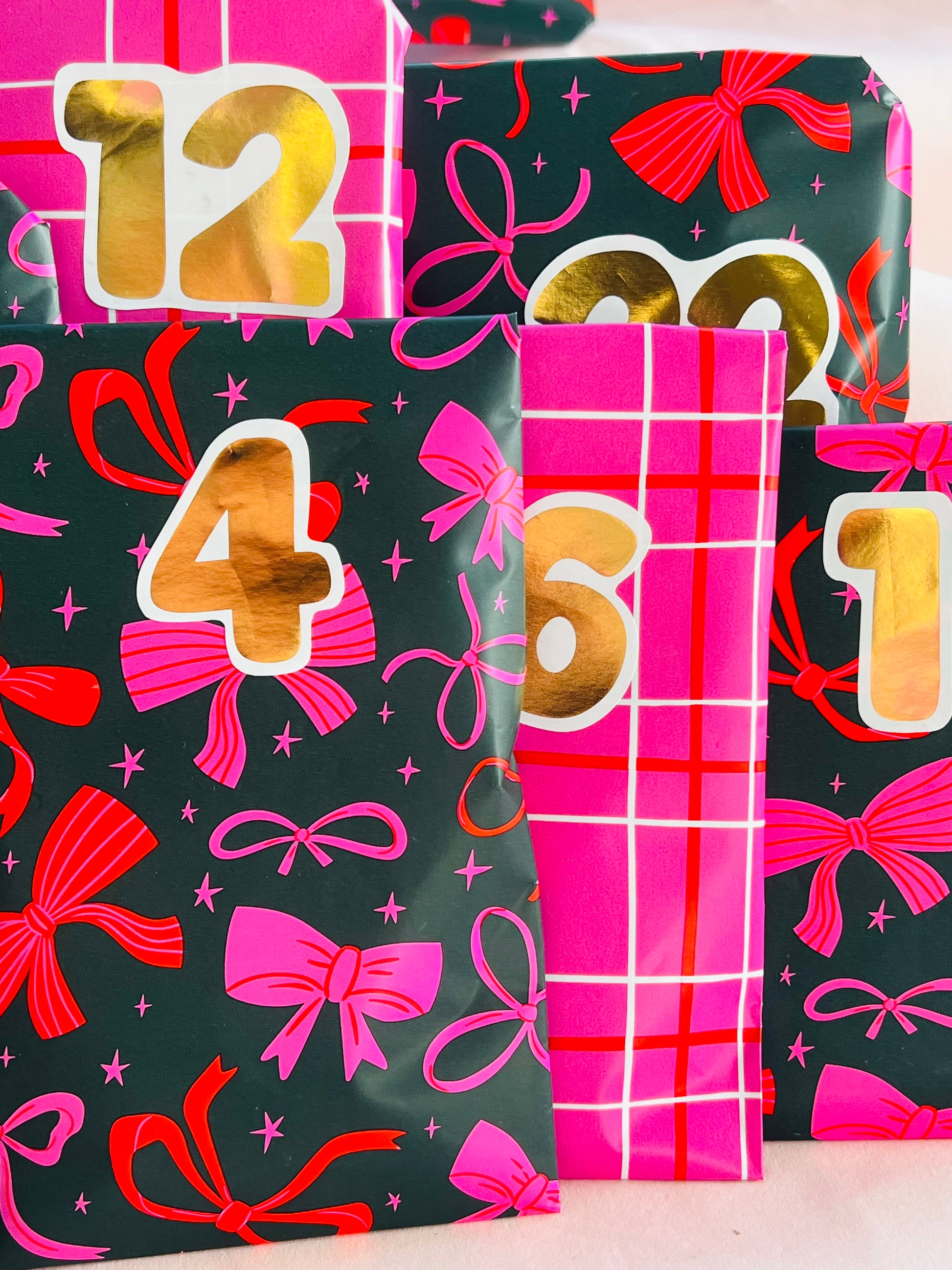 Luxe adventskalender voor kerst 2026 in een stijlvolle cadeaubox met 24 verrassingen