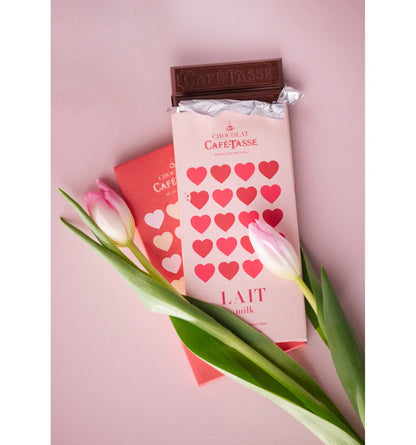 Luxe Belgische melkchocolade reep met rode hartjes van Café-Tasse