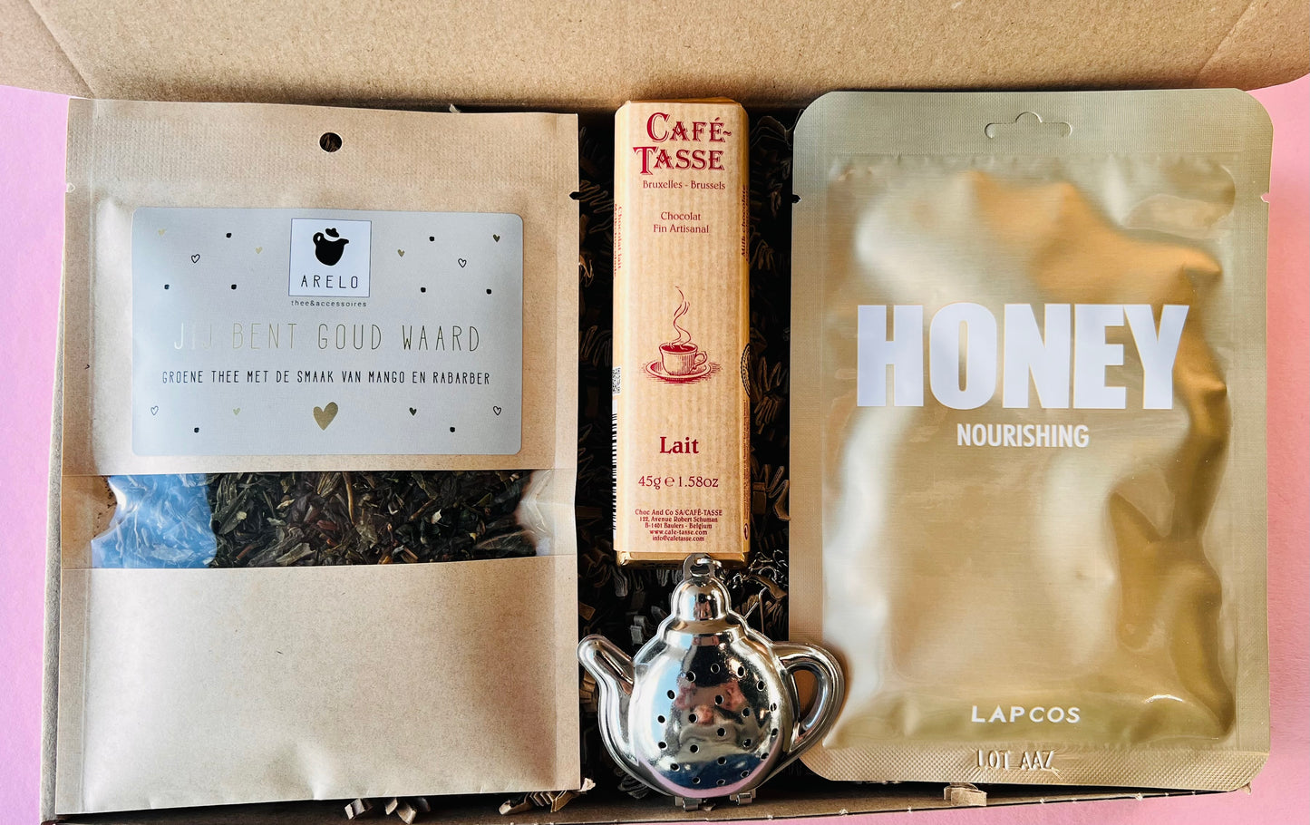 brievenbus cadeau jij bent goud waard met thee chocolade en kaartje