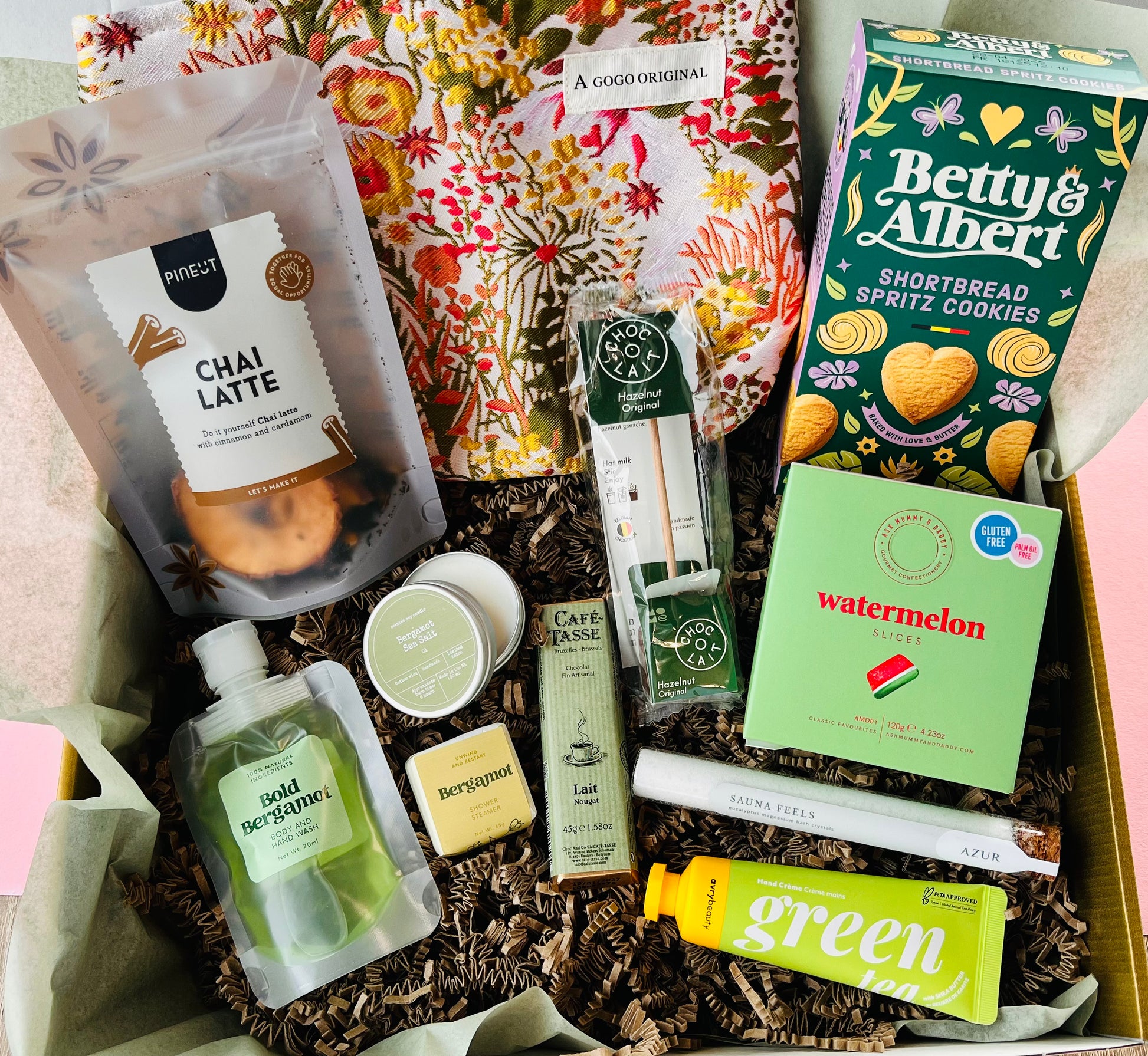 Mystery maandbox cadeaubox met zichtbare inhoud – persoonlijk cadeau voor haar met verrassende producten