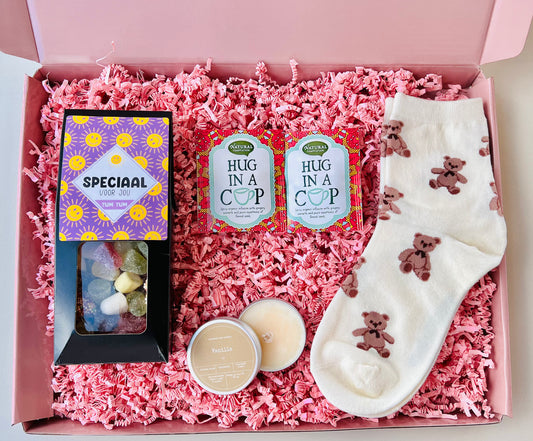 Knuffel Cadeau Brievenbus | Cadeaubox met Sokken, Thee & Snoep | The Prezzent