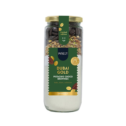 Pineut Dubai Brownie Cake – limited edition smeuïge chocoladecake te koop bij the Prezzent 
