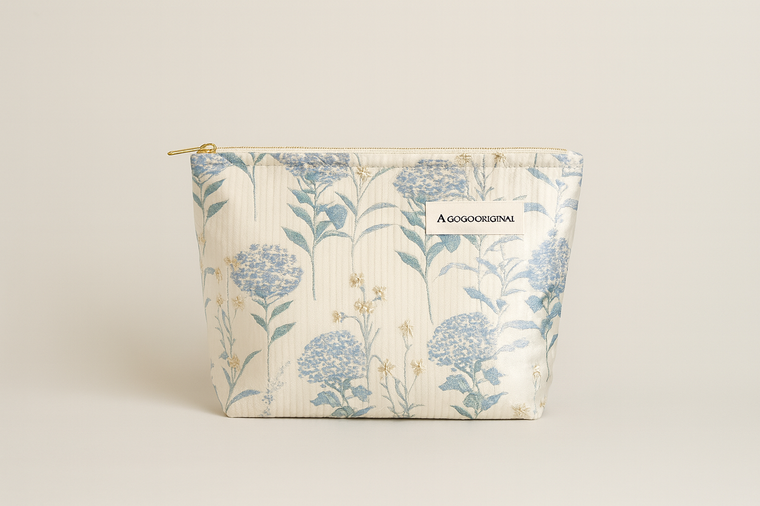 Make-up tas lichtblauwe bloemen met gouden accenten