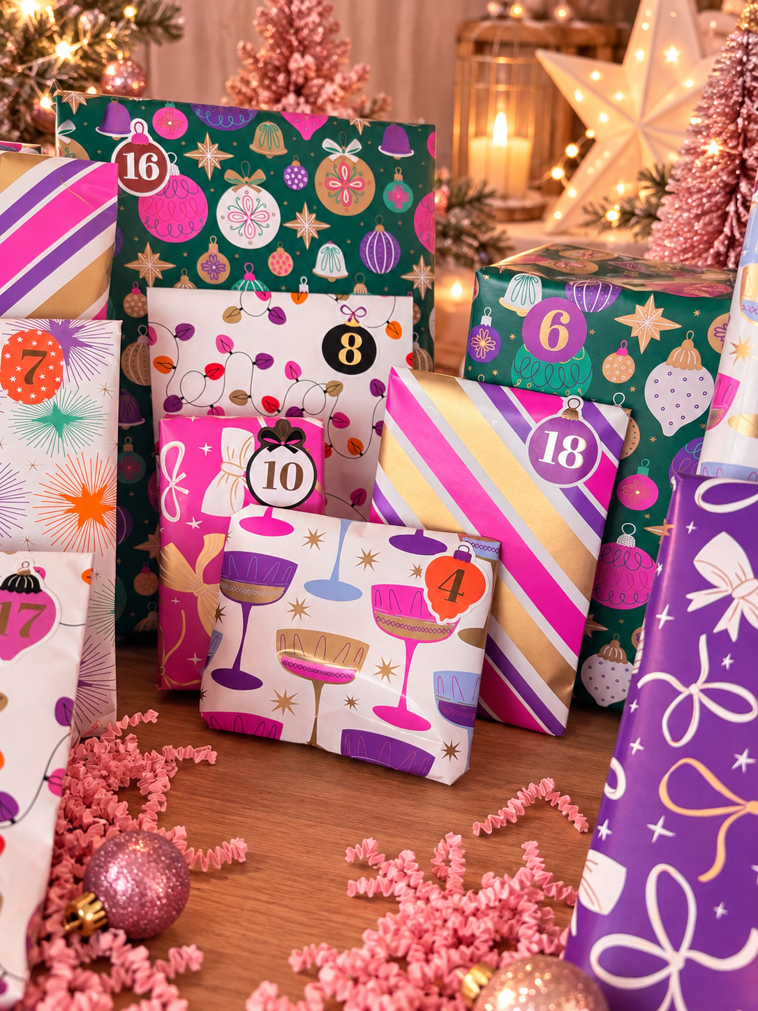 Adventskalender met 24 cadeautjes voor Kerstmis 2026, feestelijk verpakt in roze, paars en goud