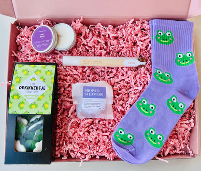 beterschap cadeau brievenbus cadeaubox met badzout kaars en sokken