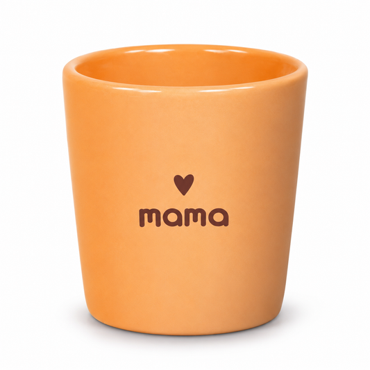 Oranje keramisch espressokopje met een bruin hartje en de tekst mama