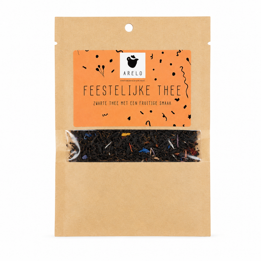 Feestelijke thee met fruitige smaak van Arelo in kraft verpakking met venster, perfect als origineel cadeau voor een cadeaubox.