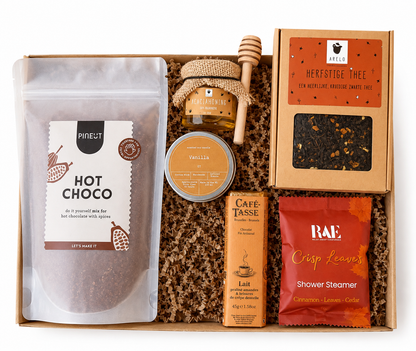 Herfst cadeaubox met hot choco, herfstthee, honing, chocolade, vanille geurkaars en shower steamer
