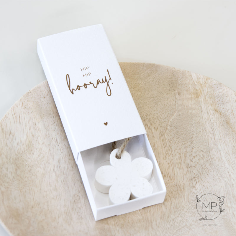 HIP HIP HOORAY zeepje als feestelijk cadeautje voor verjaardag of felicitatie