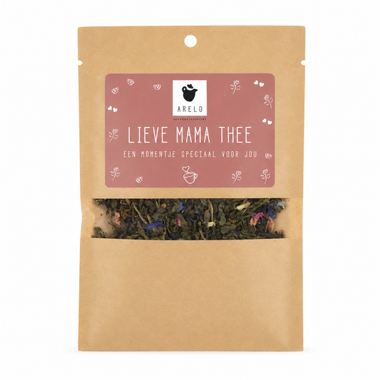 Lieve Mama Thee van Arelo in kraft verpakking met bloemenmelange, een liefdevol theecadeau voor moeder en een mooie toevoeging aan een cadeaubox