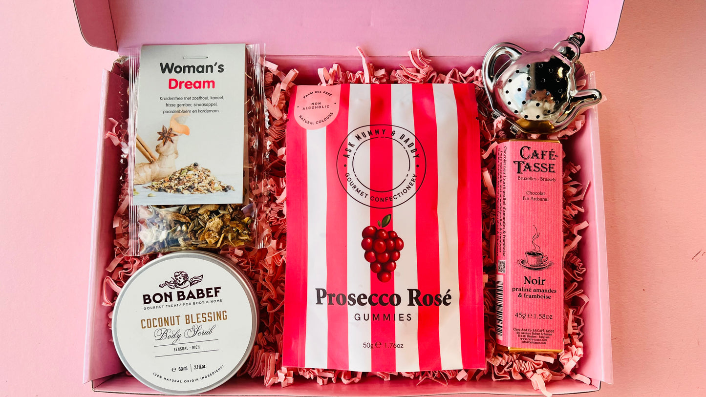 Moederdag brievenbus cadeau met body scrub, thee, prosecco gummies en chocolade