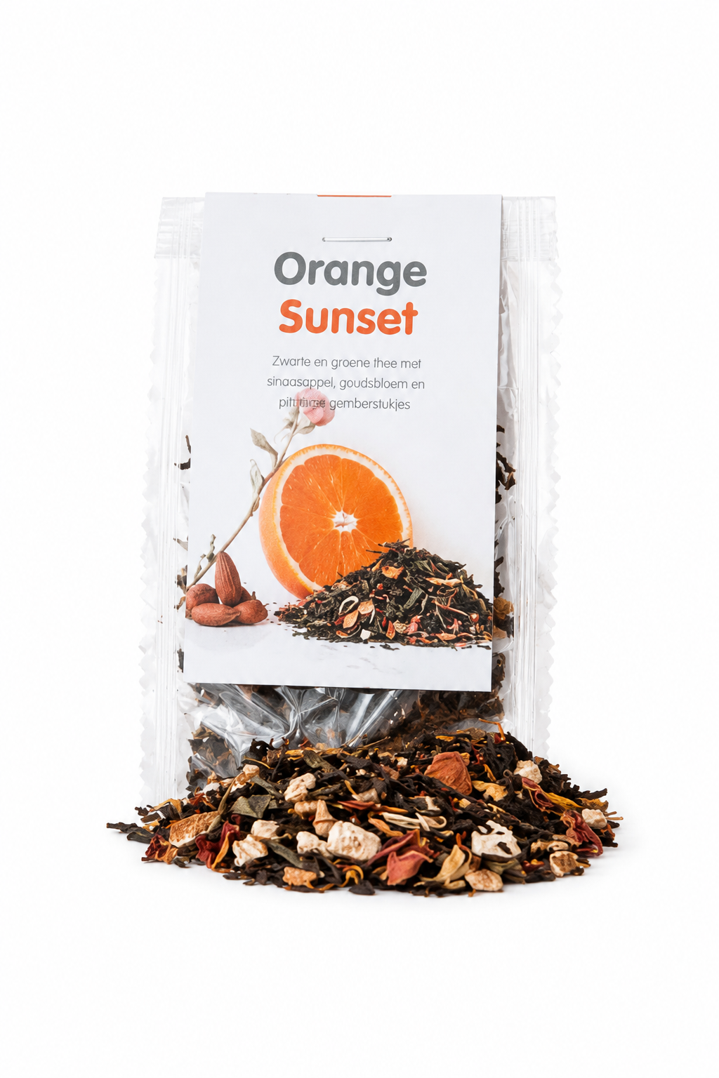 Orange Sunset losse thee met sinaasappel, gember en zwarte & groene thee op witte achtergrond.