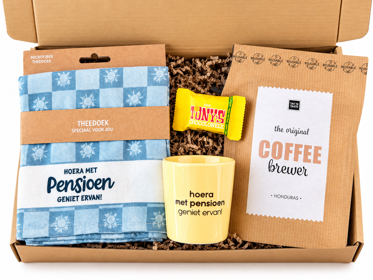 Pensioen cadeaubox met koffie, chocolade, pensioen mok en theedoek
