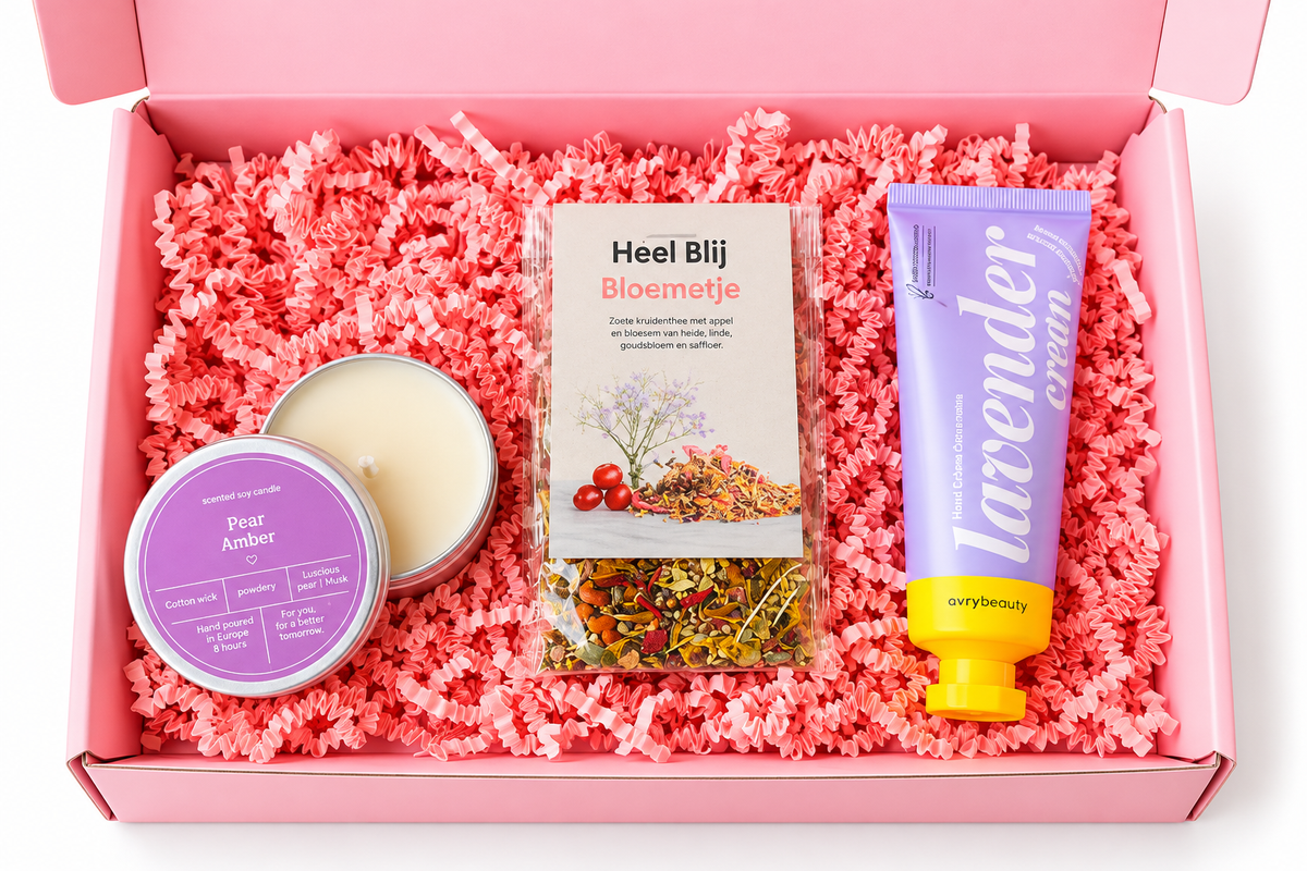 verwen-cadeaubox-thee-handcreme-geurkaars-the-prezzent.jpg