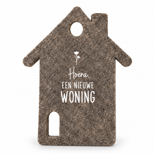 Vilten onderzetter als decoratief woonaccessoire voor een mok, glas of kopje.