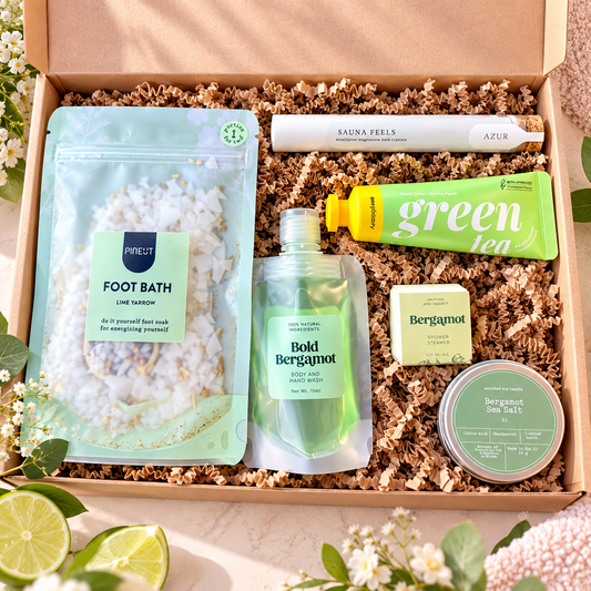 Wellness cadeaubox met foot bath, Sauna Feels, green tea handcrème, Bergamot body wash, shower steamer en Bergamot Sea Salt